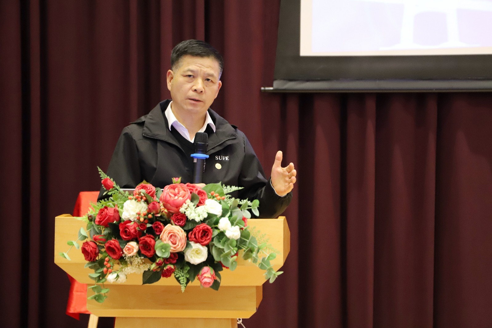 9 秦健聪校董.jpg 9 秦健聪校董.jpg