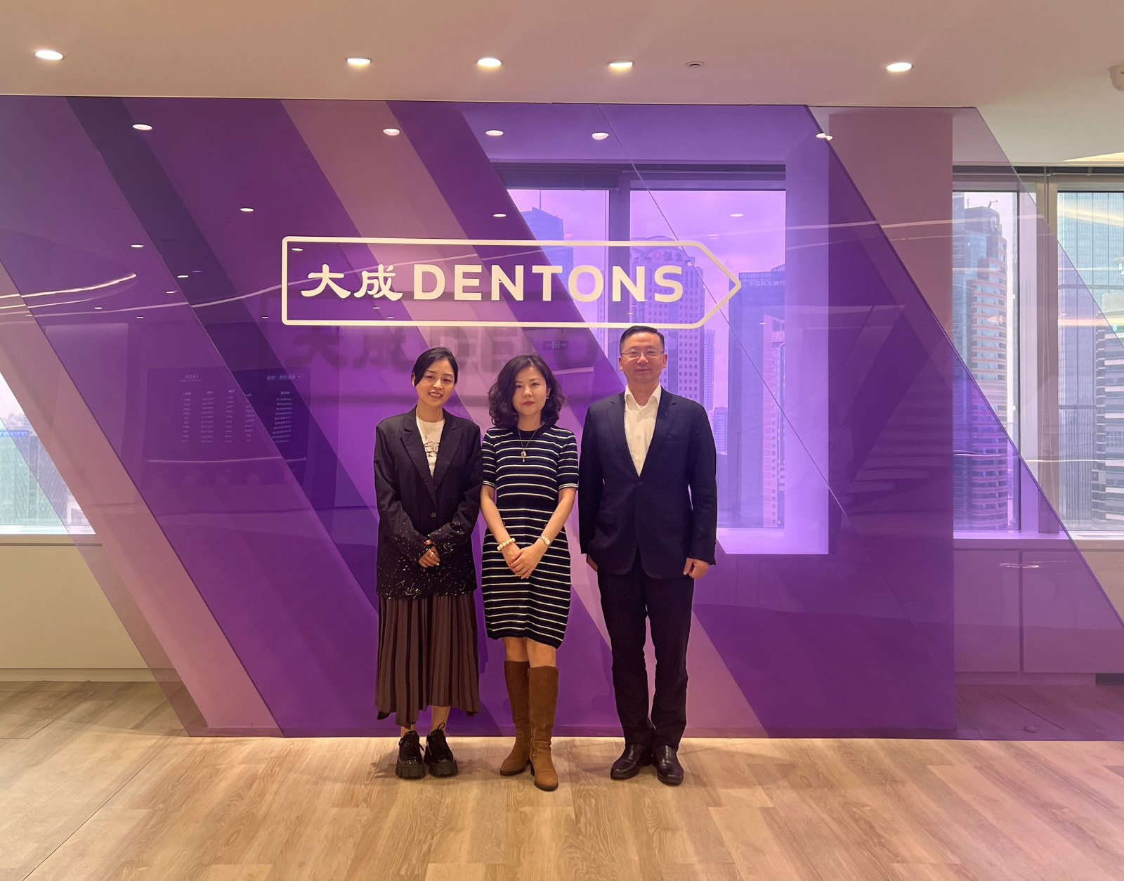 4月20日拜访大成律师事务所 史俊明校友.jpg