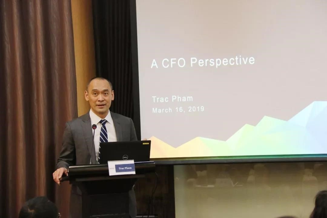 Trac Pham delivers a speech in College of Business ,Shanghai University of Finance and Economics：A CFO Perspective 